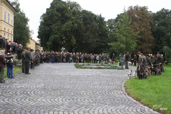 Slávnostné otvorenie memoriálu na nádvorí kaštieľa v Dolnej krupej